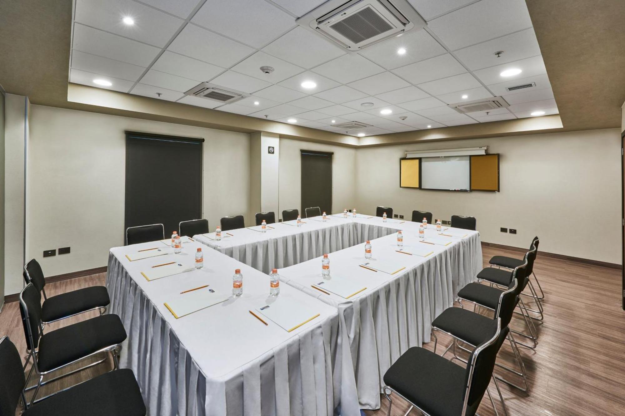 City Express By Marriott La Paz Exterior photo