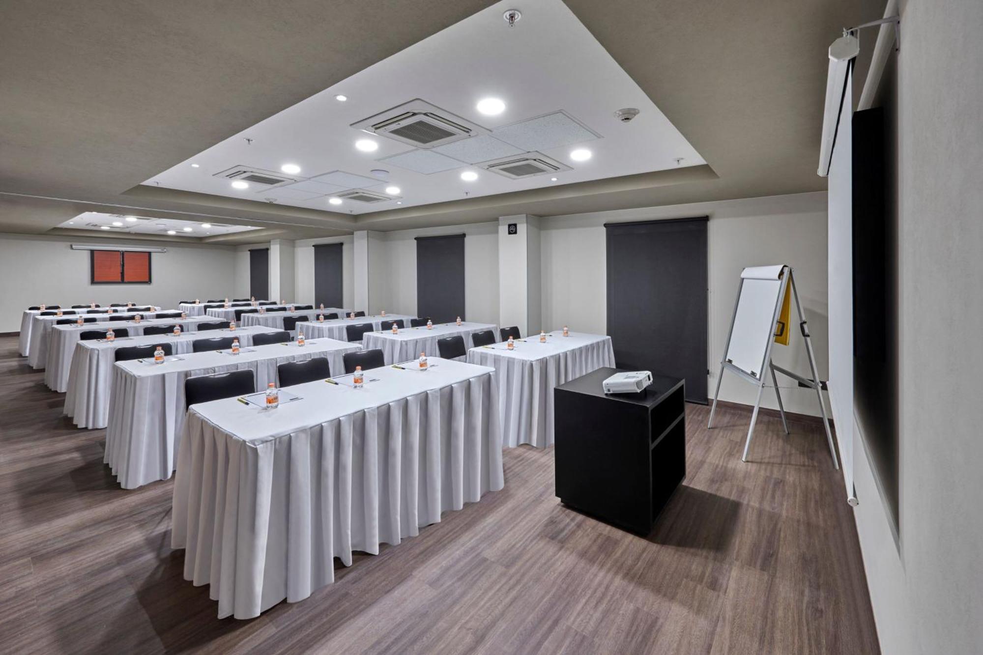 City Express By Marriott La Paz Exterior photo